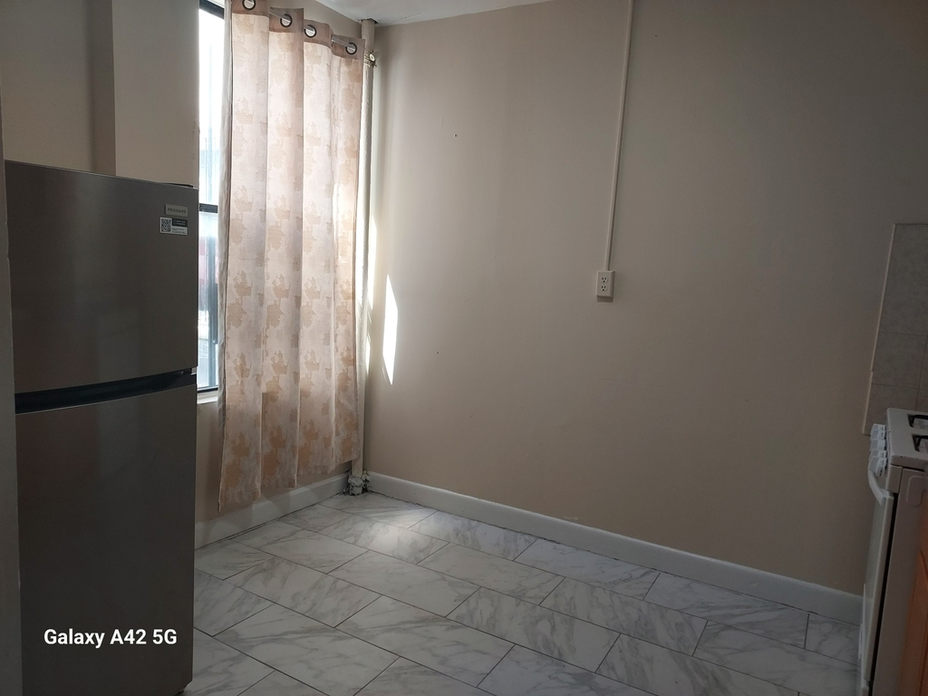 East Flatbush  - Photo 4