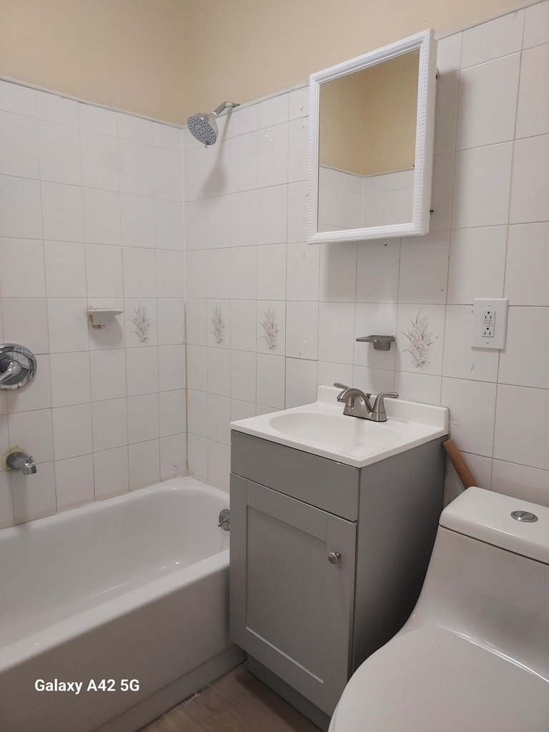 East Flatbush  - Photo 6