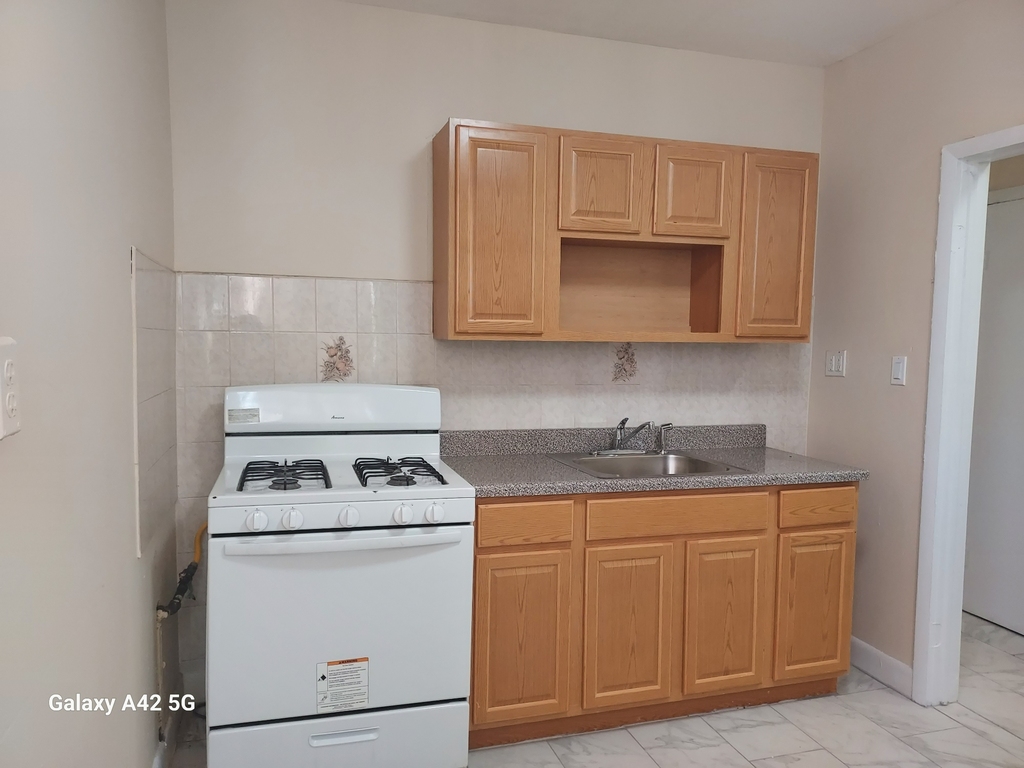 East Flatbush  - Photo 5