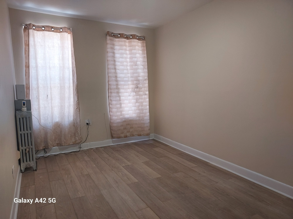 East Flatbush  - Photo 2