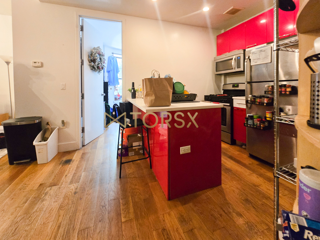277 Halsey Street - Photo 4