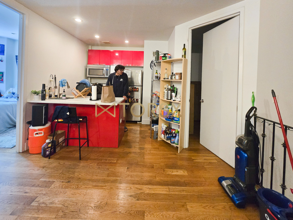 277 Halsey Street - Photo 3