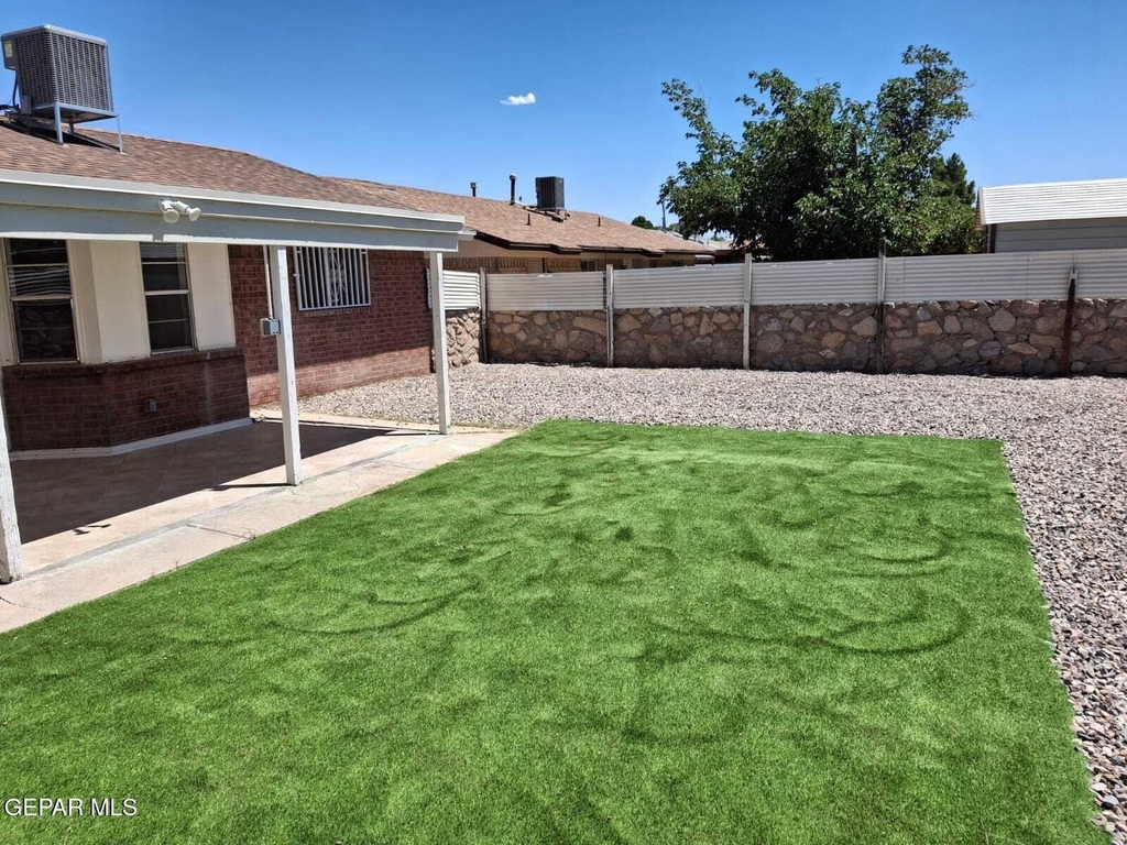 10733 Tourmaline Street - Photo 32