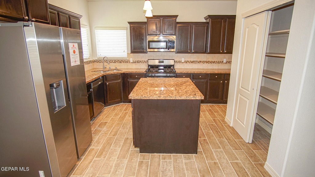 14613 Sunny Land Avenue - Photo 7