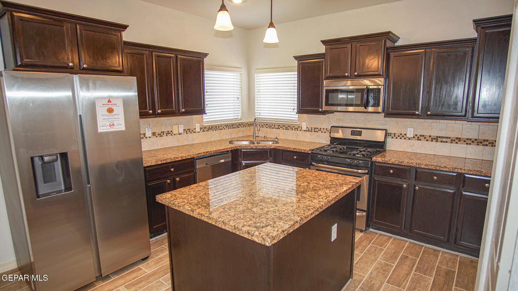 14613 Sunny Land Avenue - Photo 5