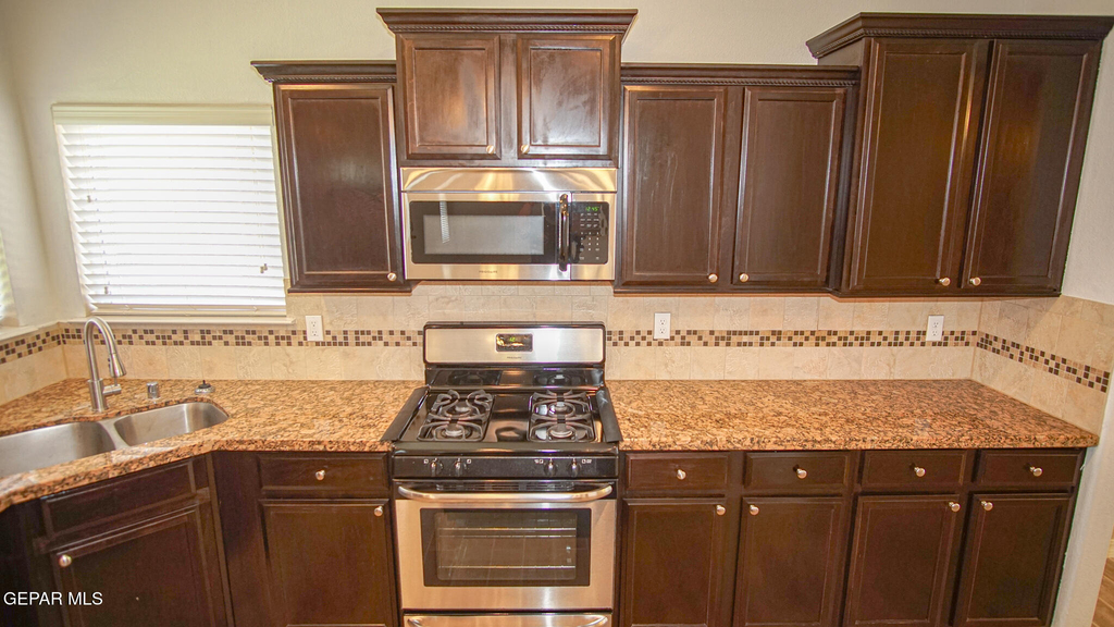 14613 Sunny Land Avenue - Photo 6