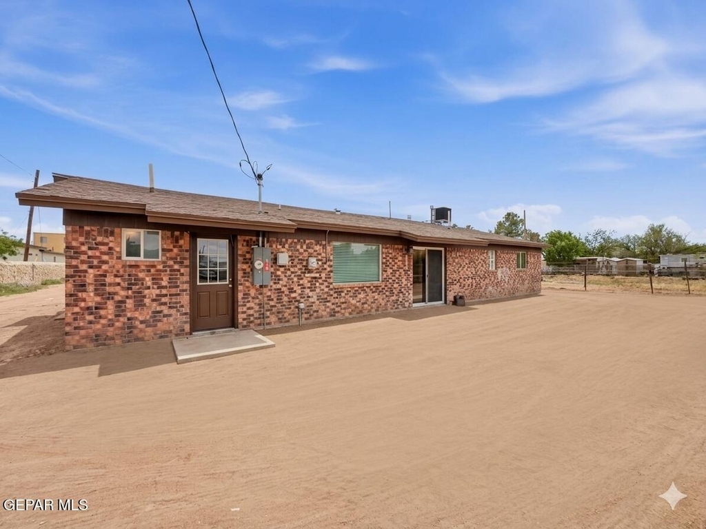 565 Gallagher Street - Photo 33