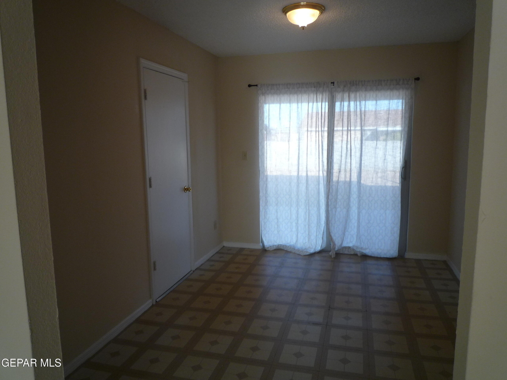 10708 Levelland Place - Photo 2
