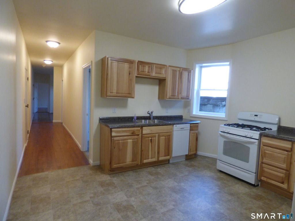 375 Greenwich Avenue - Photo 2