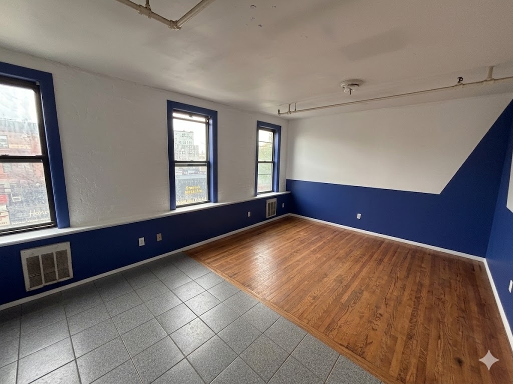 30-59 Steinway Street - Photo 2