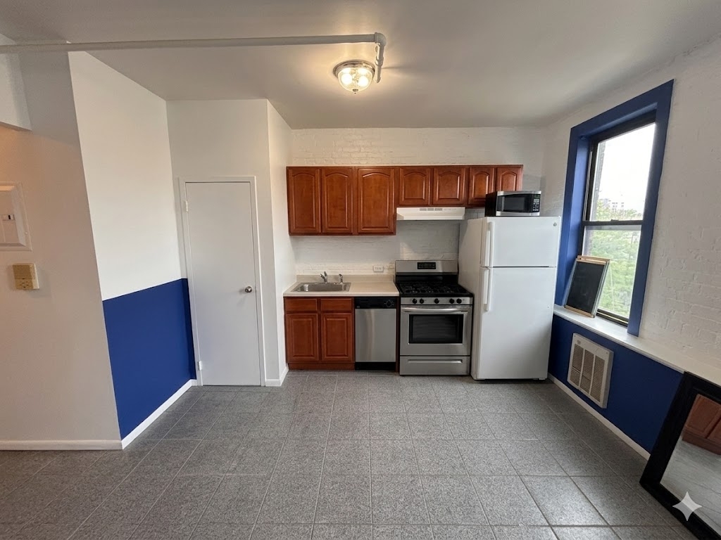 30-59 Steinway Street - Photo 3