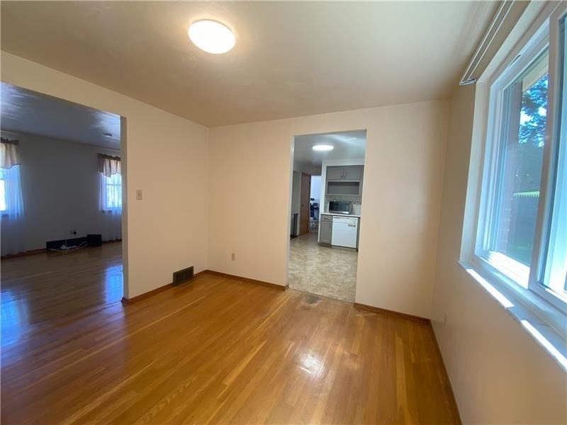 439 Crestview Dr - Photo 13