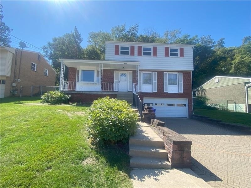 439 Crestview Dr - Photo 1