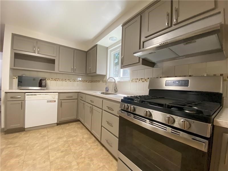 439 Crestview Dr - Photo 7