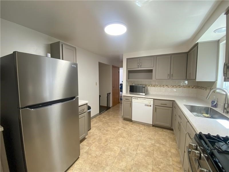 439 Crestview Dr - Photo 9