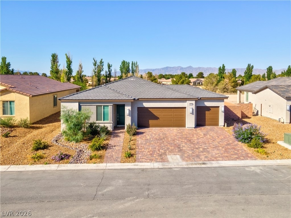 5357 Eleganza Avenue - Photo 0