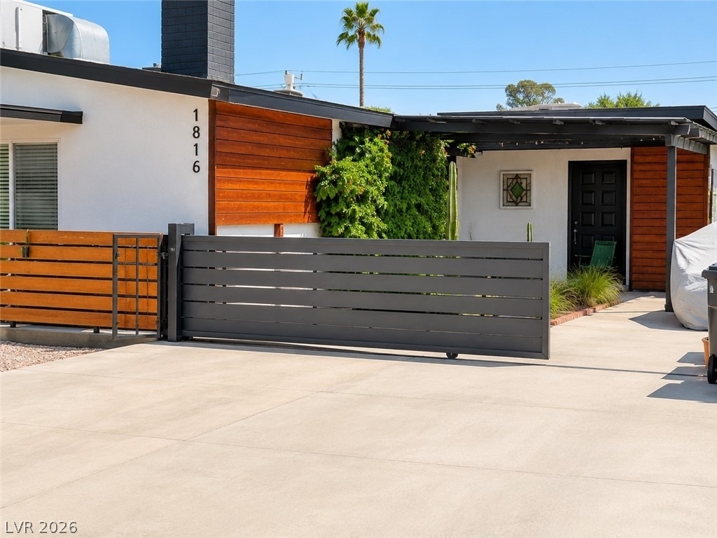 1816 Wengert Avenue - Photo 2