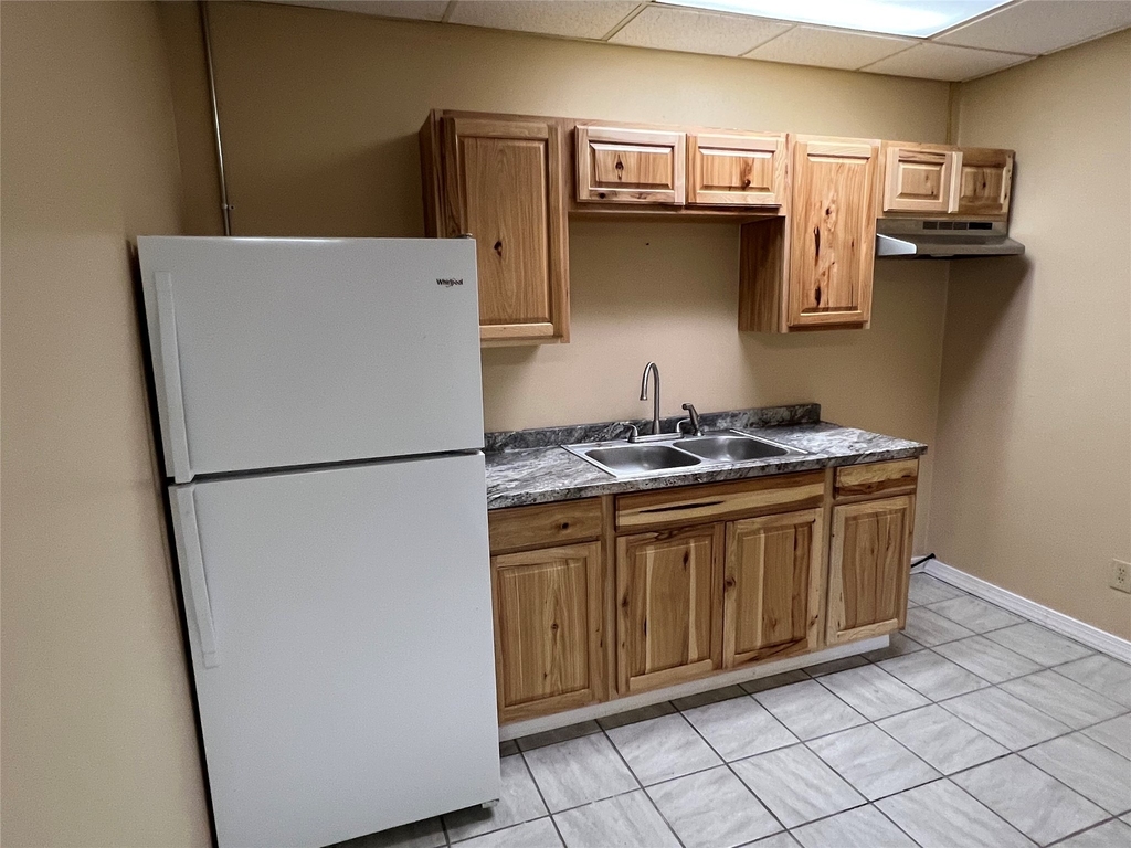 130 W Main Street - Photo 11