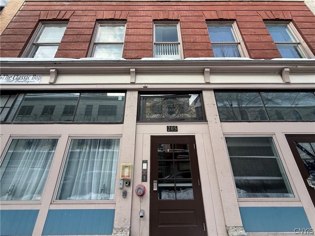 205 E Jefferson Street - Photo 0