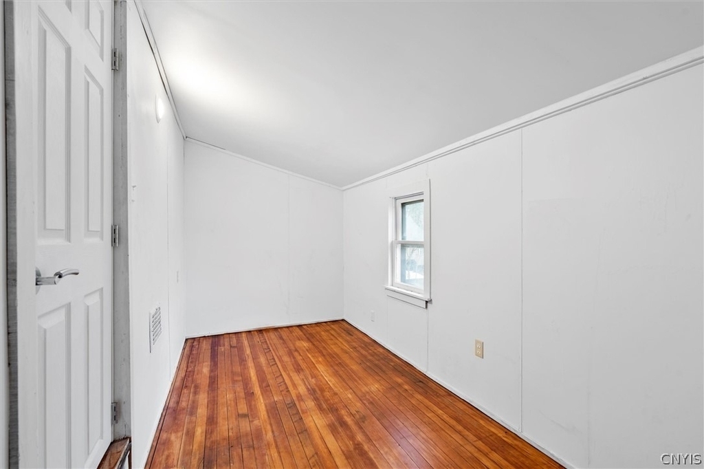 104 Kincaid Avenue - Photo 3
