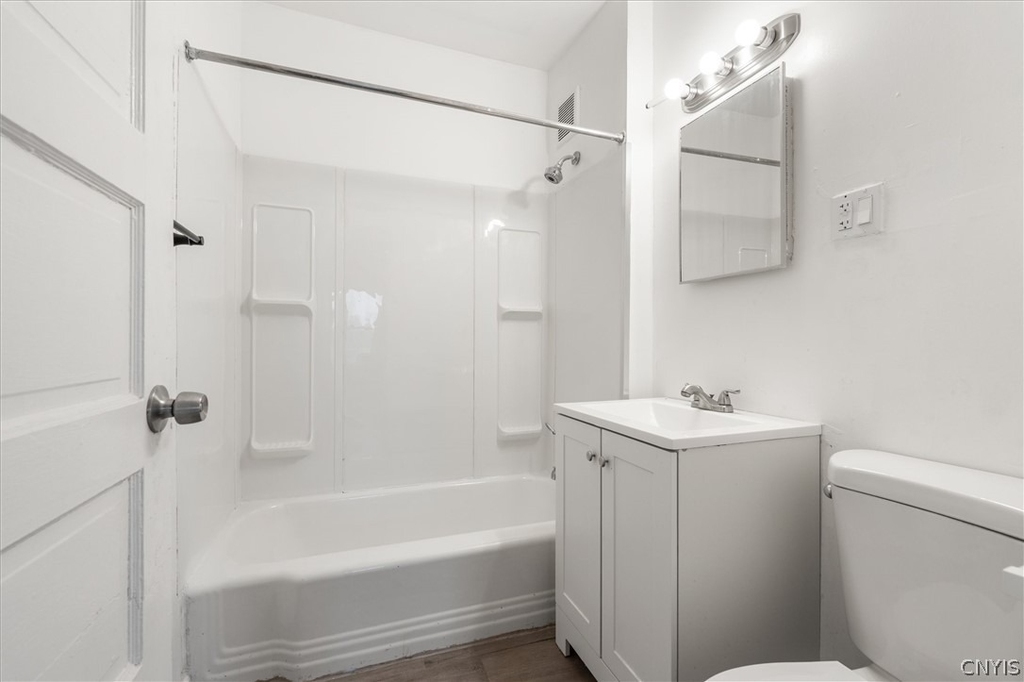 712 Oak Street - Photo 4