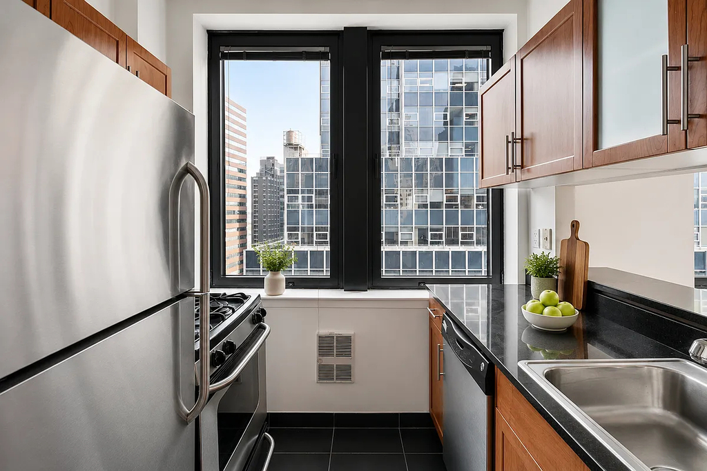 Maiden Lane - Photo 2