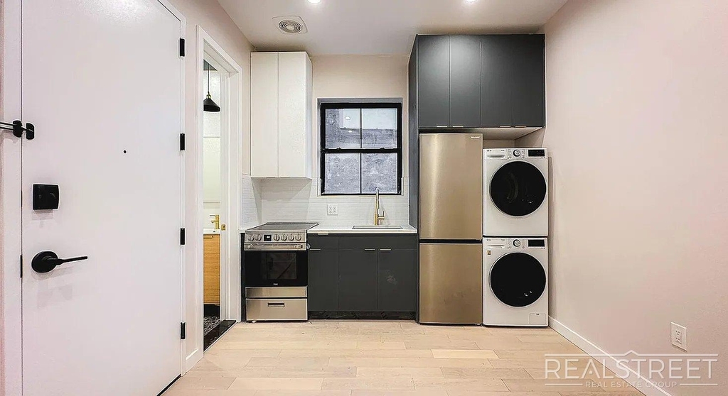 81 Beadel Street - Photo 1