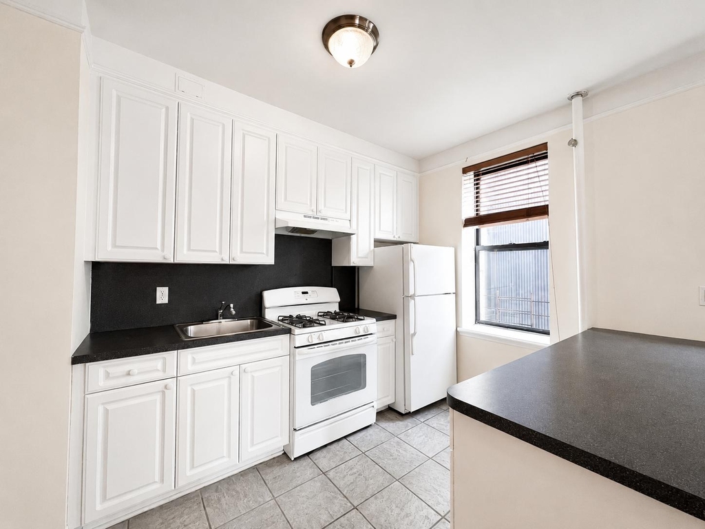 105 Pinehurst Avenue - Photo 4