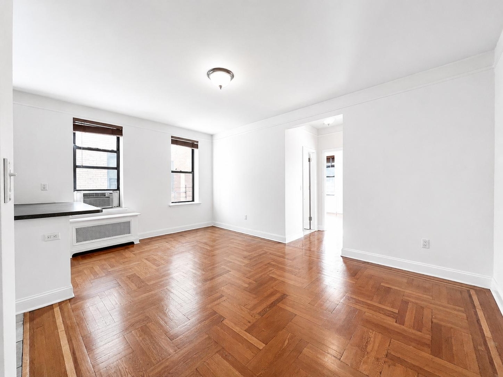 105 Pinehurst Avenue - Photo 3