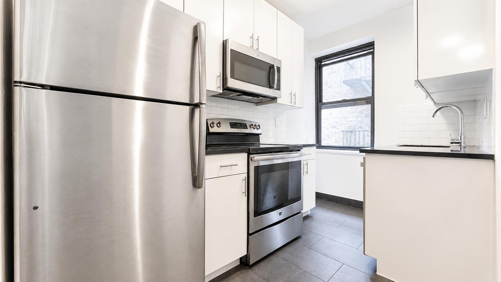 700 Fort Washington Avenue - Photo 4