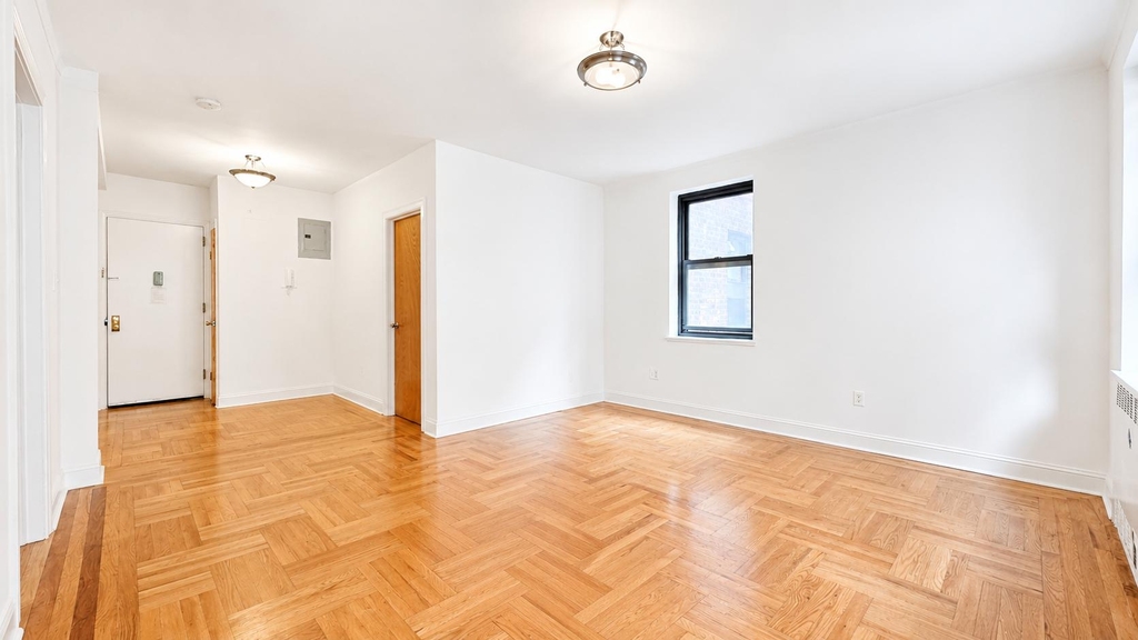 700 Fort Washington Avenue - Photo 3