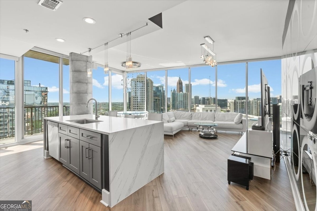 1080 Peachtree Street Ne - Photo 0