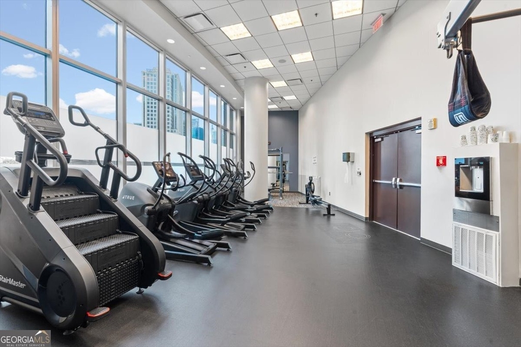 1080 Peachtree Street Ne - Photo 35