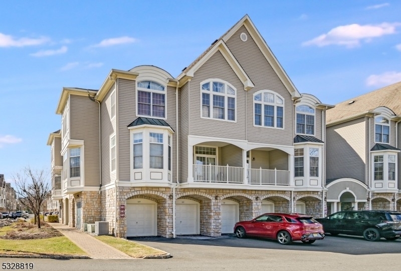 103 Crown Ct - Photo 2