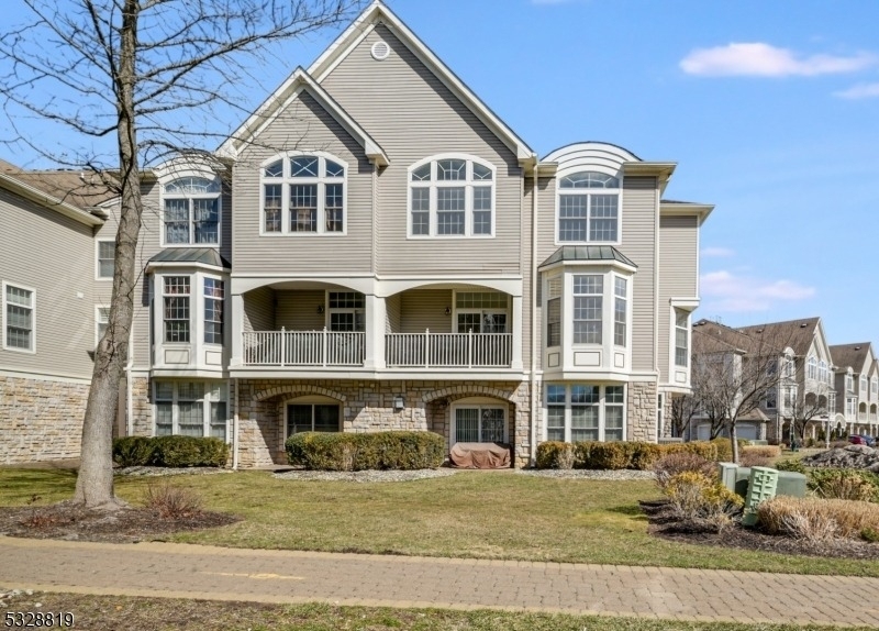 103 Crown Ct - Photo 0