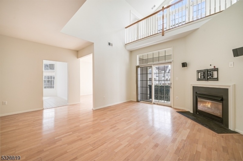 103 Crown Ct - Photo 6