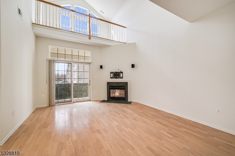 103 Crown Ct - Photo 5