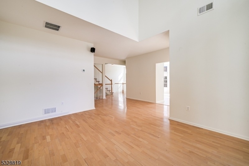 103 Crown Ct - Photo 8
