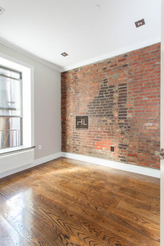 E 13th St. - Photo 4