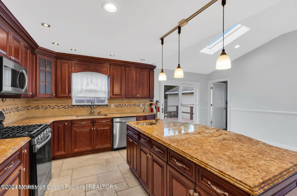 1008 4th Avenue - Photo 6
