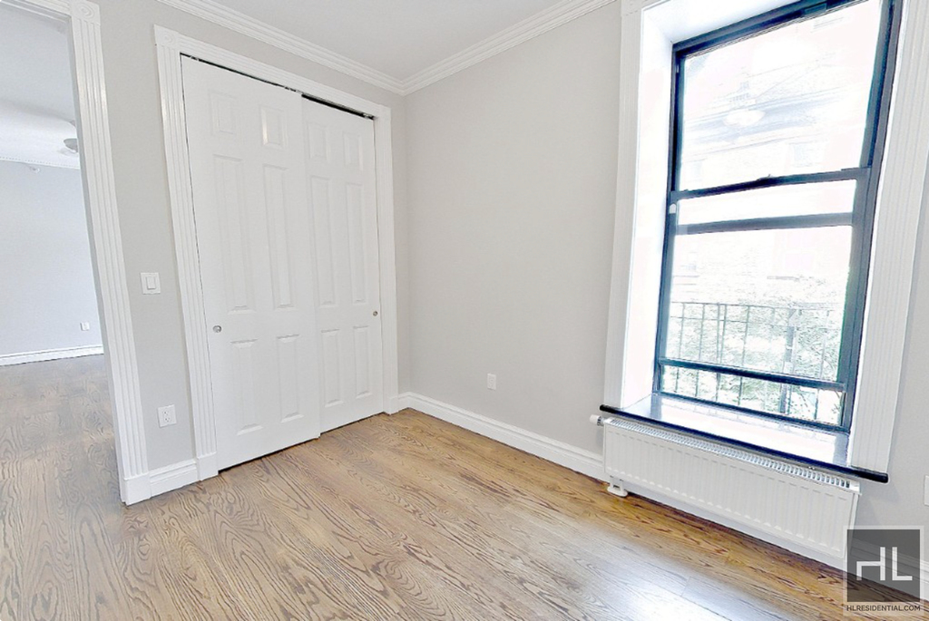 E 13th St. - Photo 7