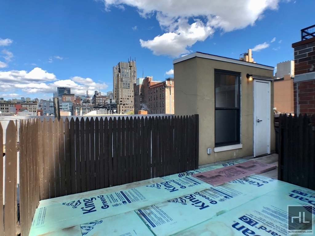 West 14th Street - Photo 8