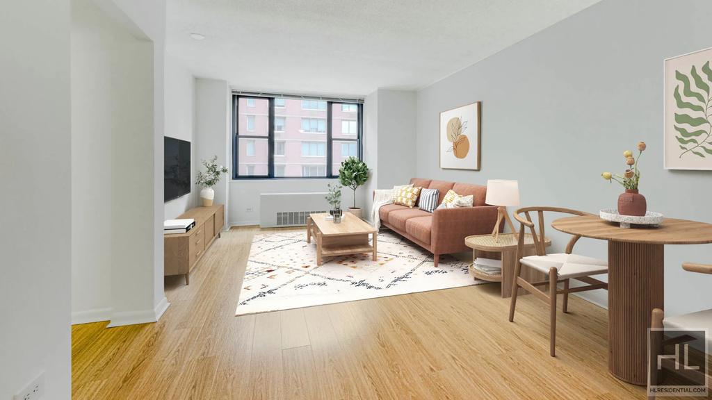 East 40th Street - Photo 0
