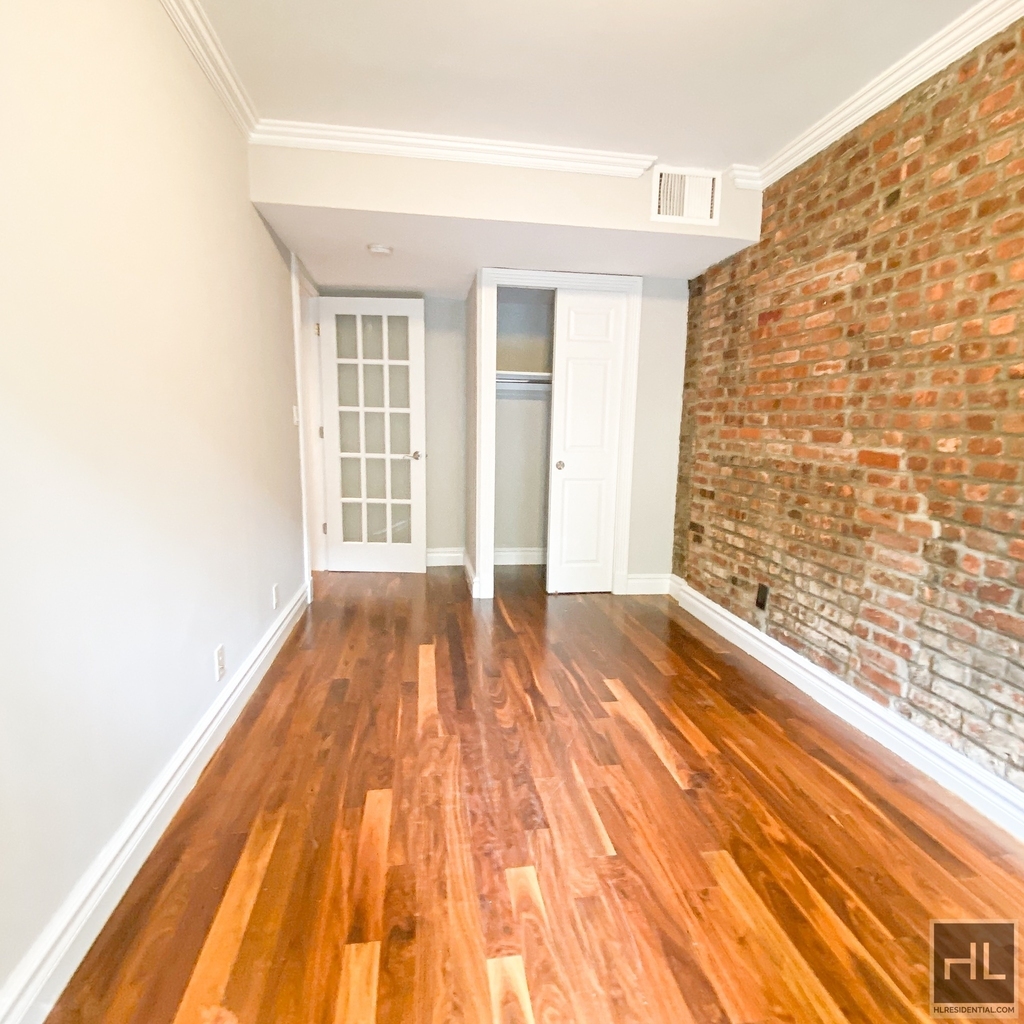 West 21st Street - Photo 9