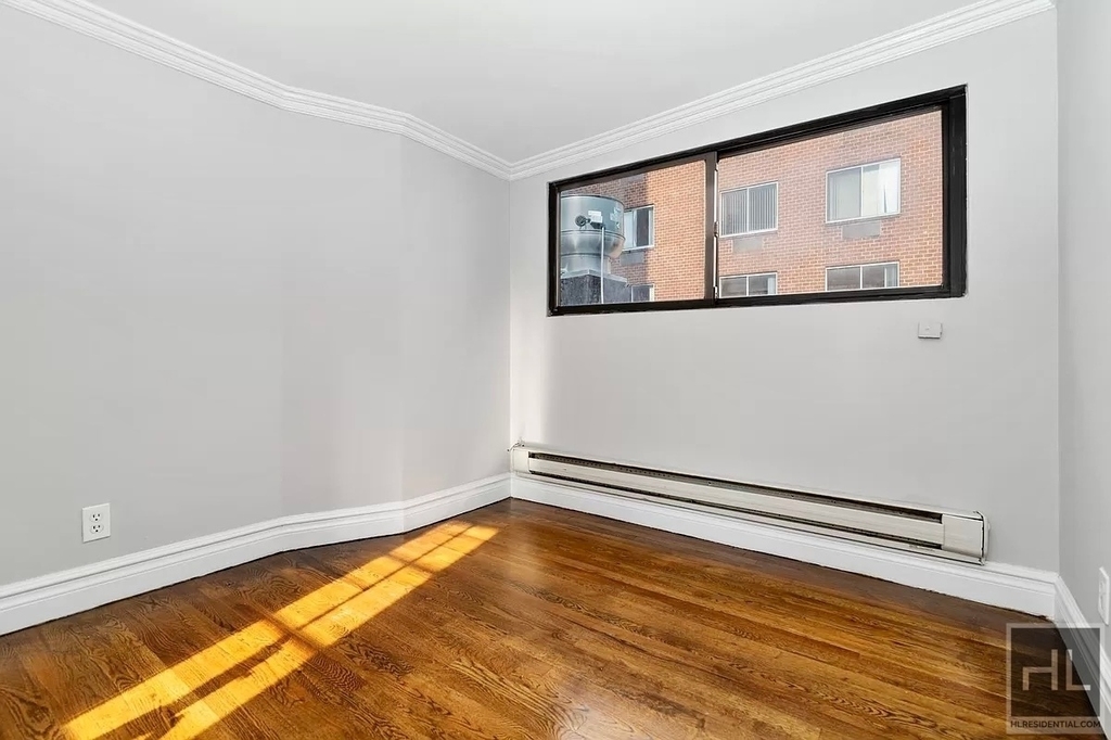 East 23rd Street - Photo 4