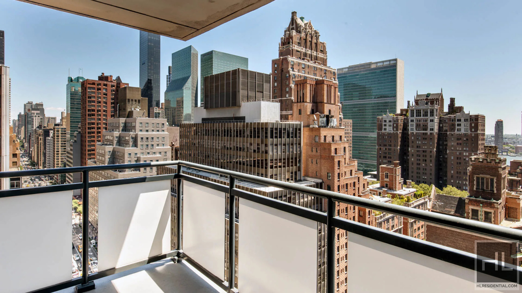 East 40th Street - Photo 7
