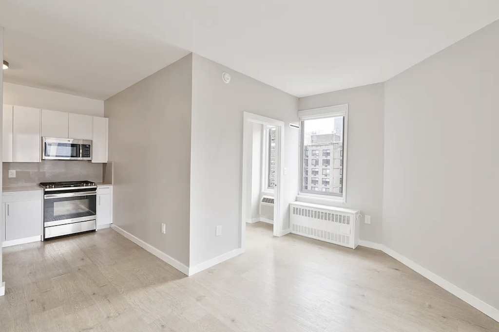 2nd Avenue - Photo 0