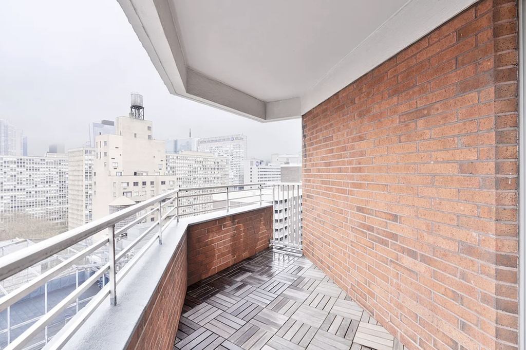 2nd Avenue - Photo 4