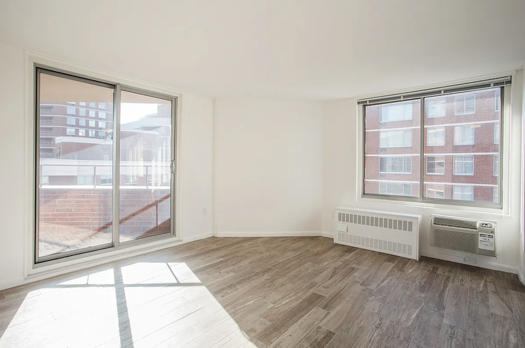 2nd Avenue - Photo 3