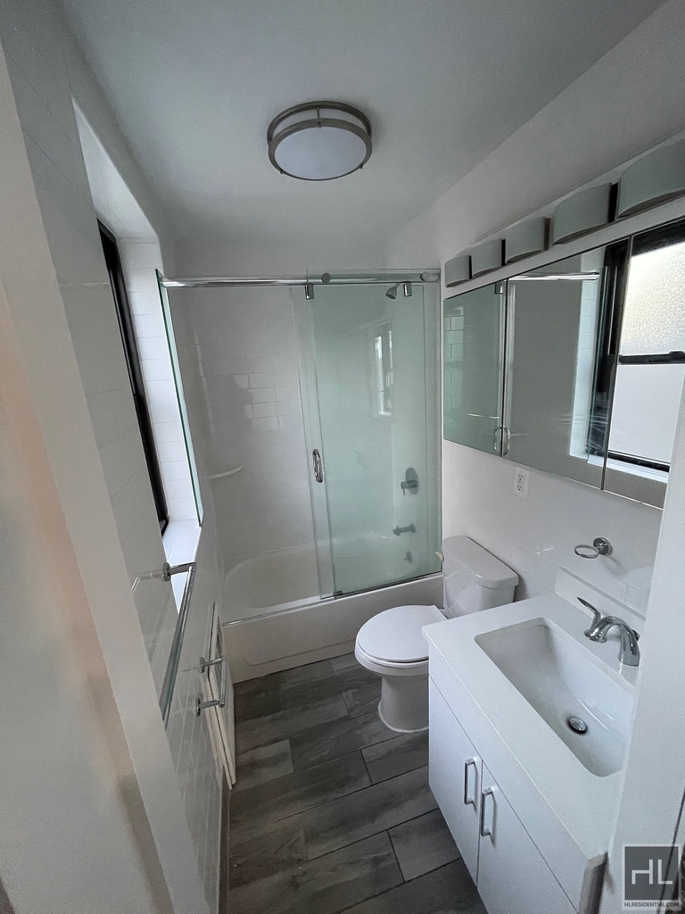 East 69 Street - Photo 6